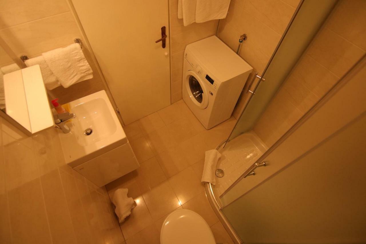 Apartment App With A Lovely Patio Mali Losinj